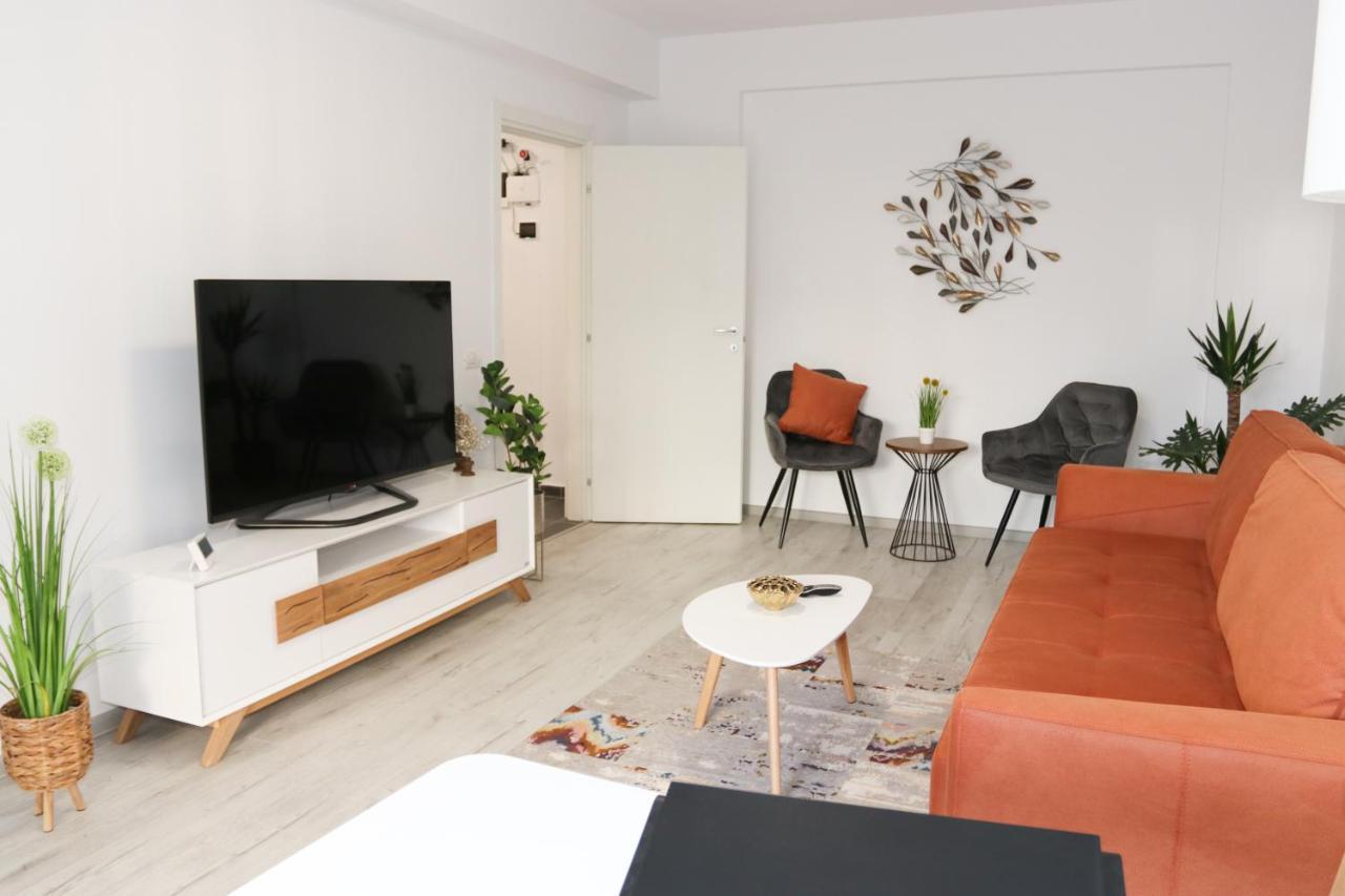 Lazo Two Room- Luxury Apartment Bucarest Esterno foto