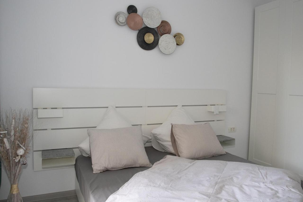 Lazo Two Room- Luxury Apartment Bucarest Esterno foto