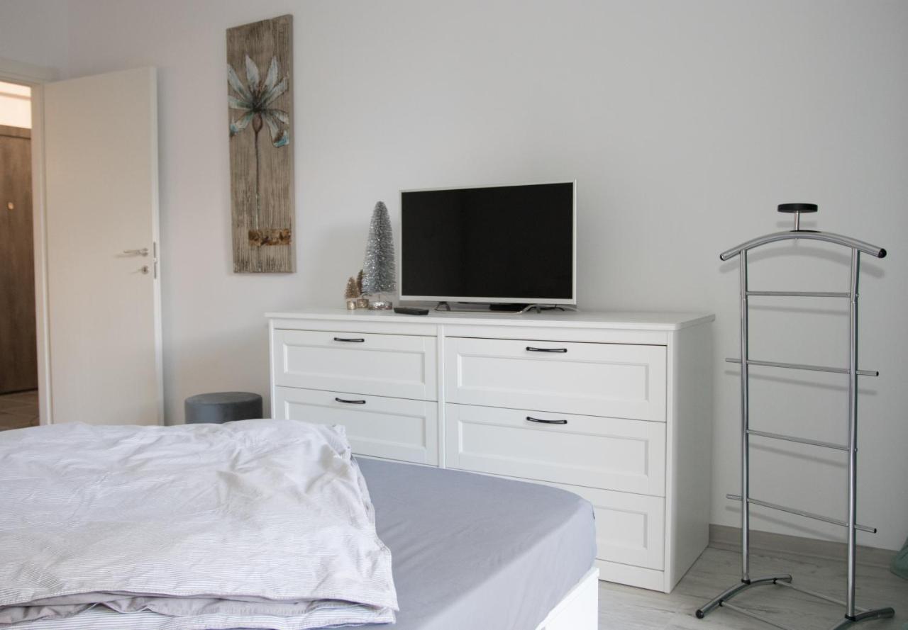 Lazo Two Room- Luxury Apartment Bucarest Esterno foto