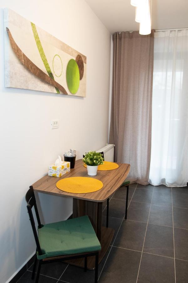 Lazo Two Room- Luxury Apartment Bucarest Esterno foto