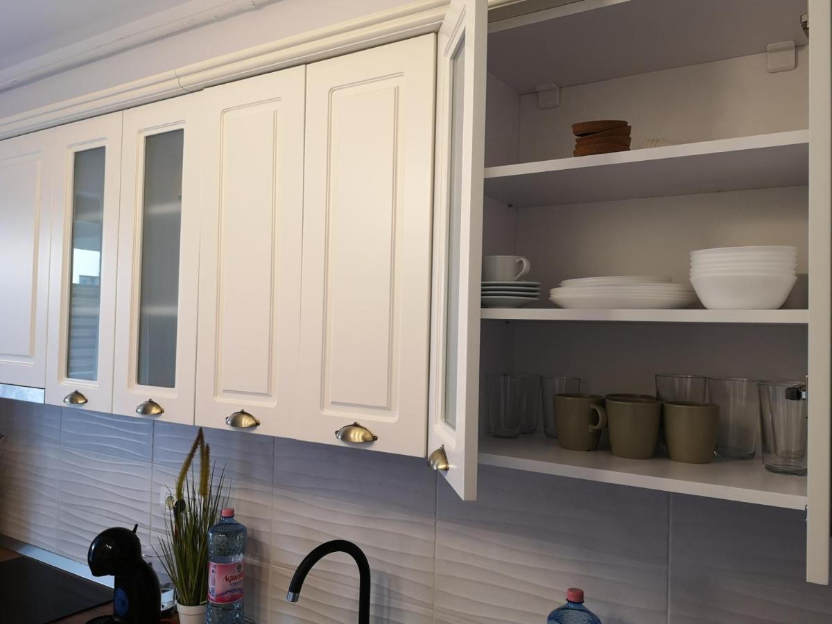 Lazo Two Room- Luxury Apartment Bucarest Esterno foto