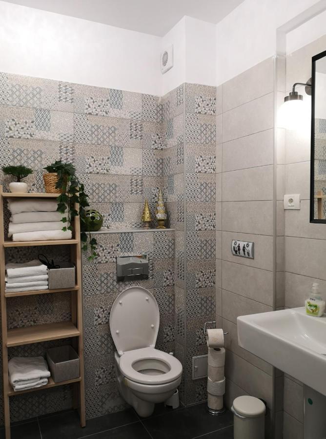Lazo Two Room- Luxury Apartment Bucarest Esterno foto
