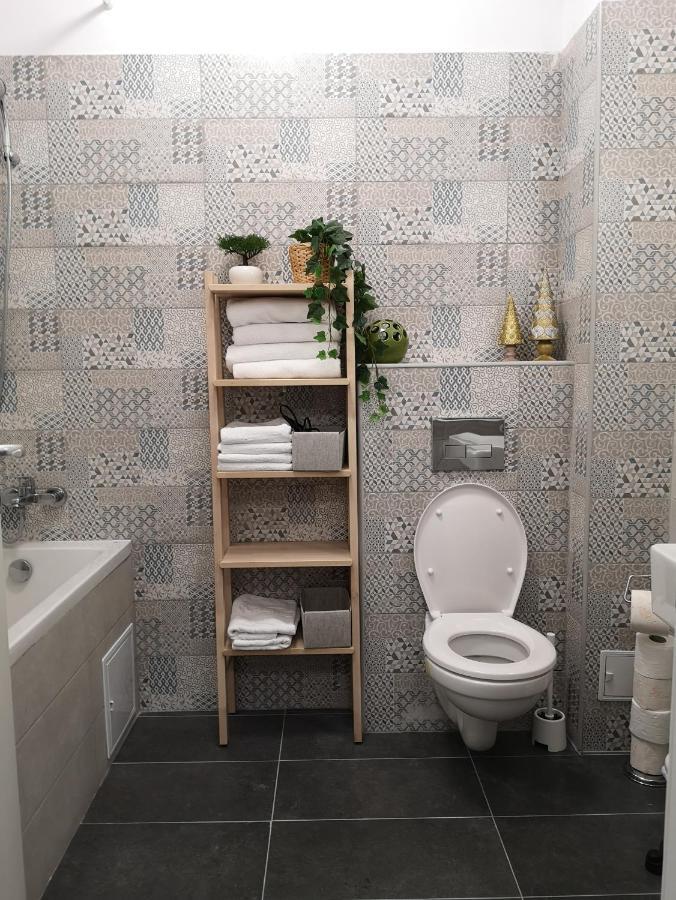 Lazo Two Room- Luxury Apartment Bucarest Esterno foto